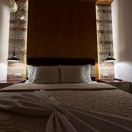 "Mani Guest House" Gjirokastra Kültér fotó