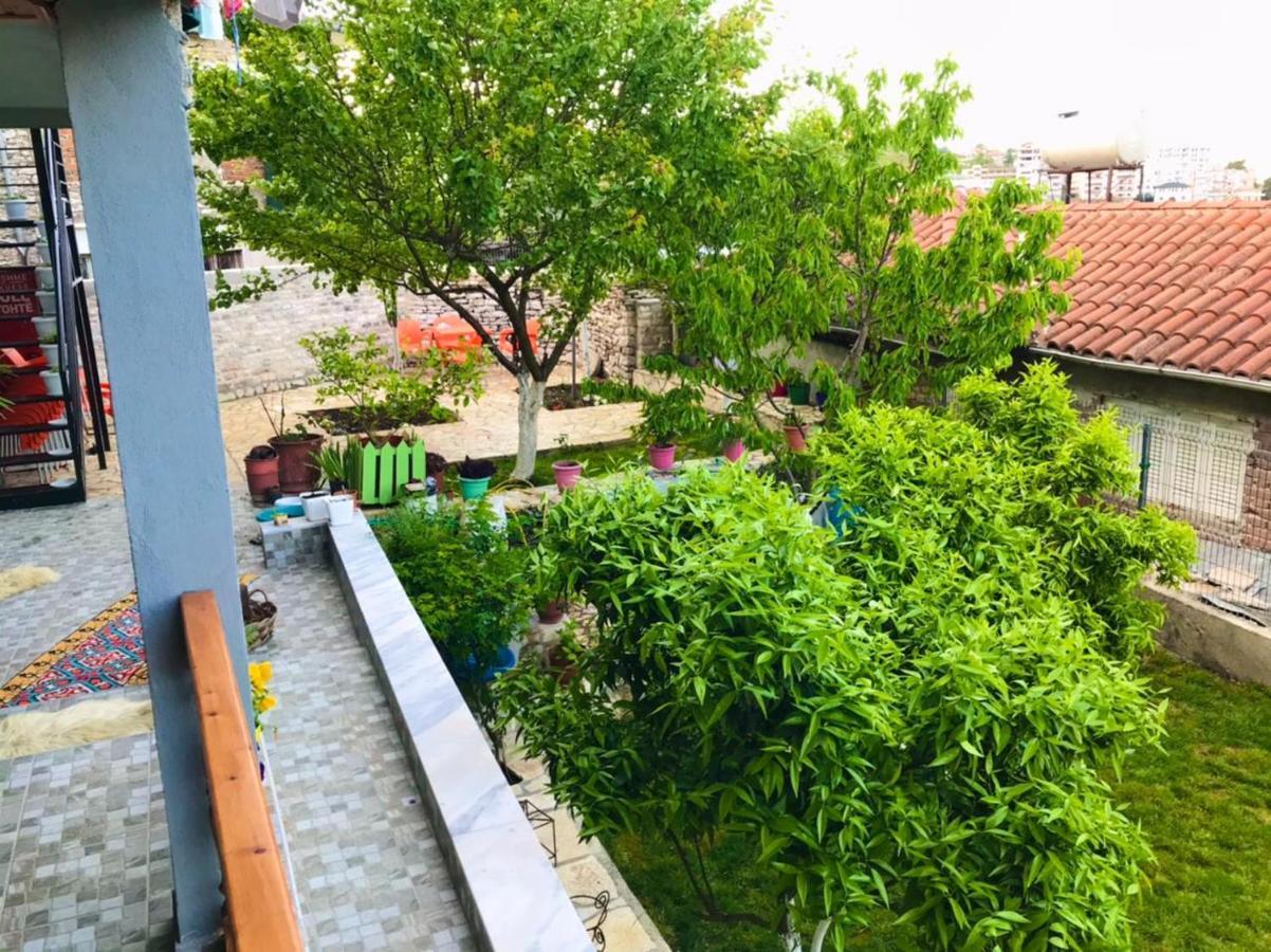 "Mani Guest House" Gjirokastra Kültér fotó