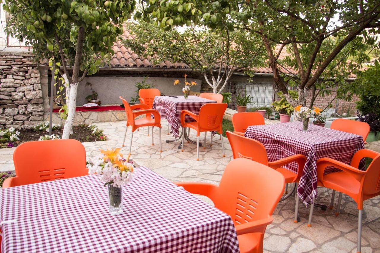 "Mani Guest House" Gjirokastra Kültér fotó