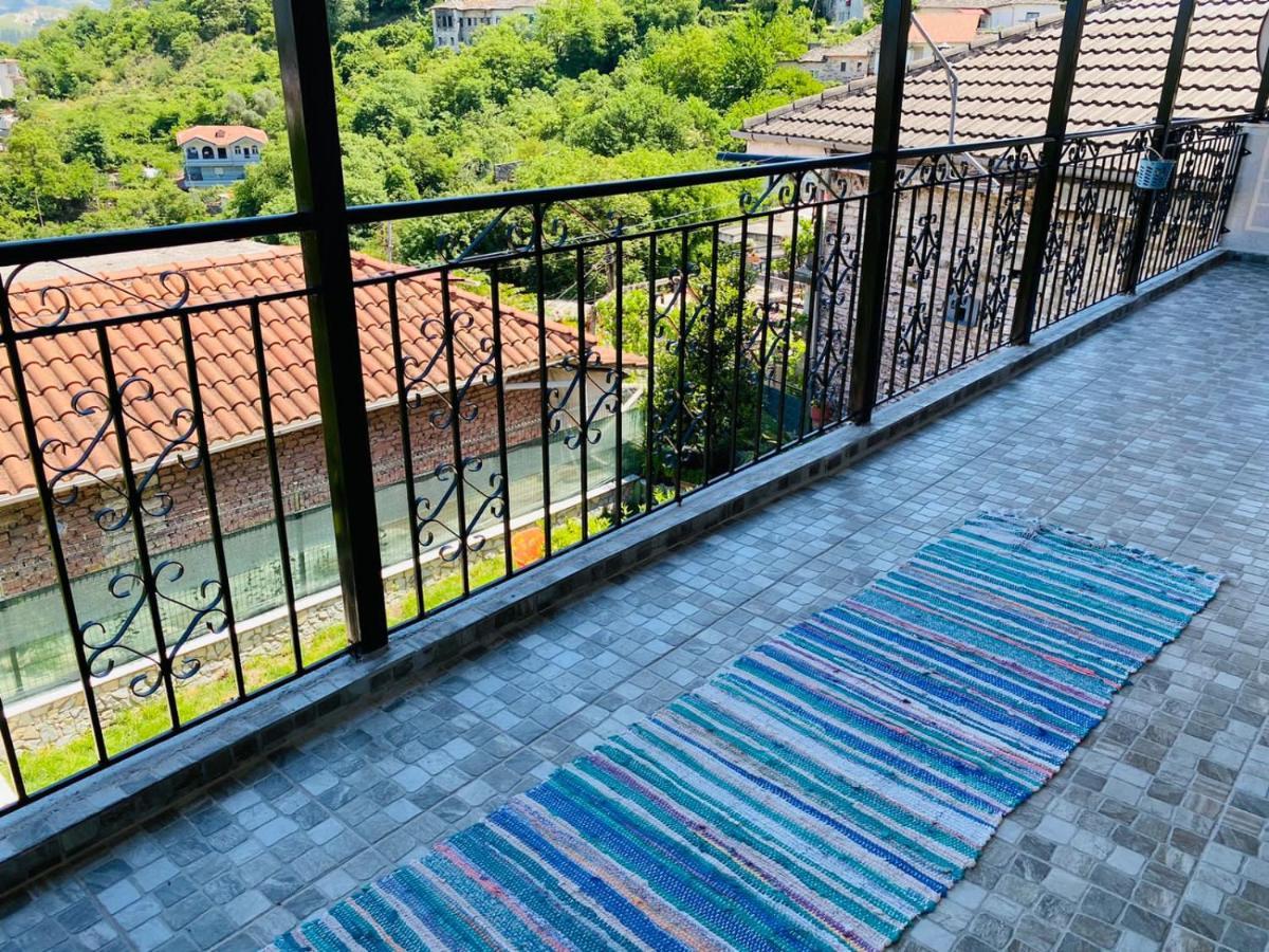 "Mani Guest House" Gjirokastra Kültér fotó