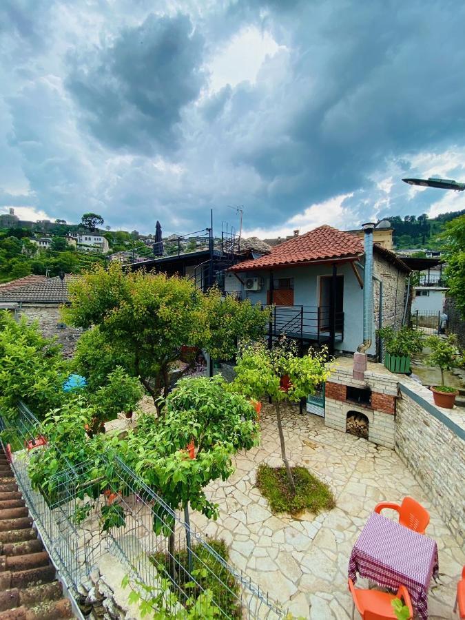 "Mani Guest House" Gjirokastra Kültér fotó