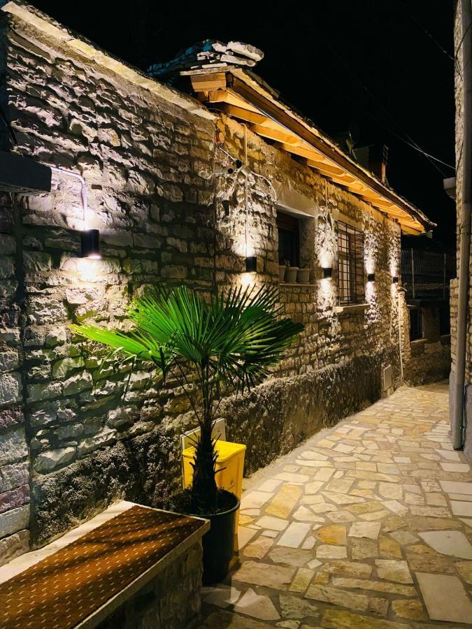 "Mani Guest House" Gjirokastra Kültér fotó