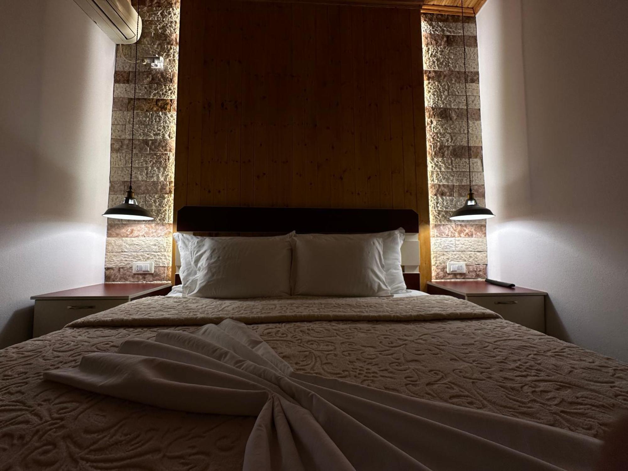"Mani Guest House" Gjirokastra Kültér fotó