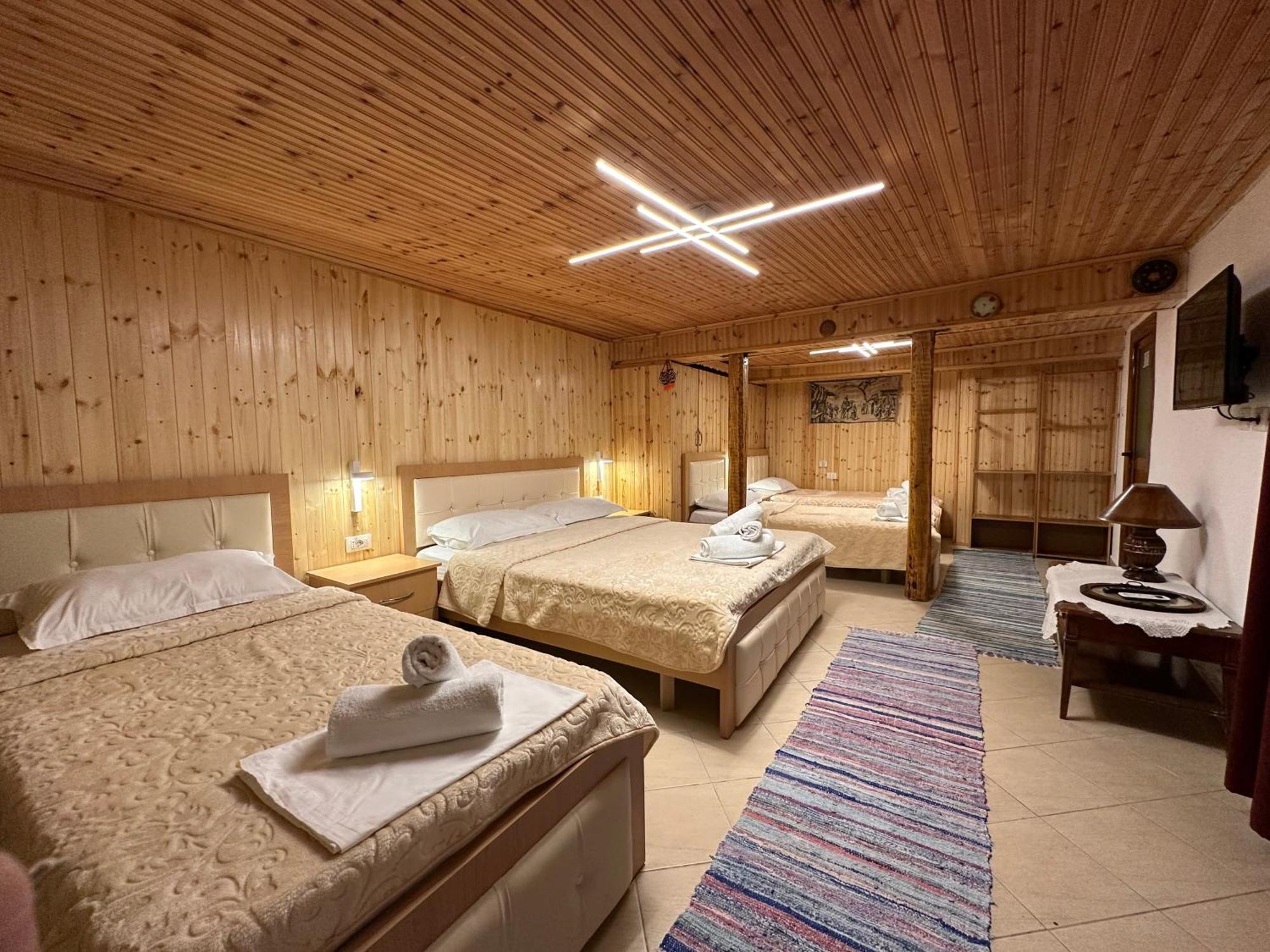 "Mani Guest House" Gjirokastra Kültér fotó