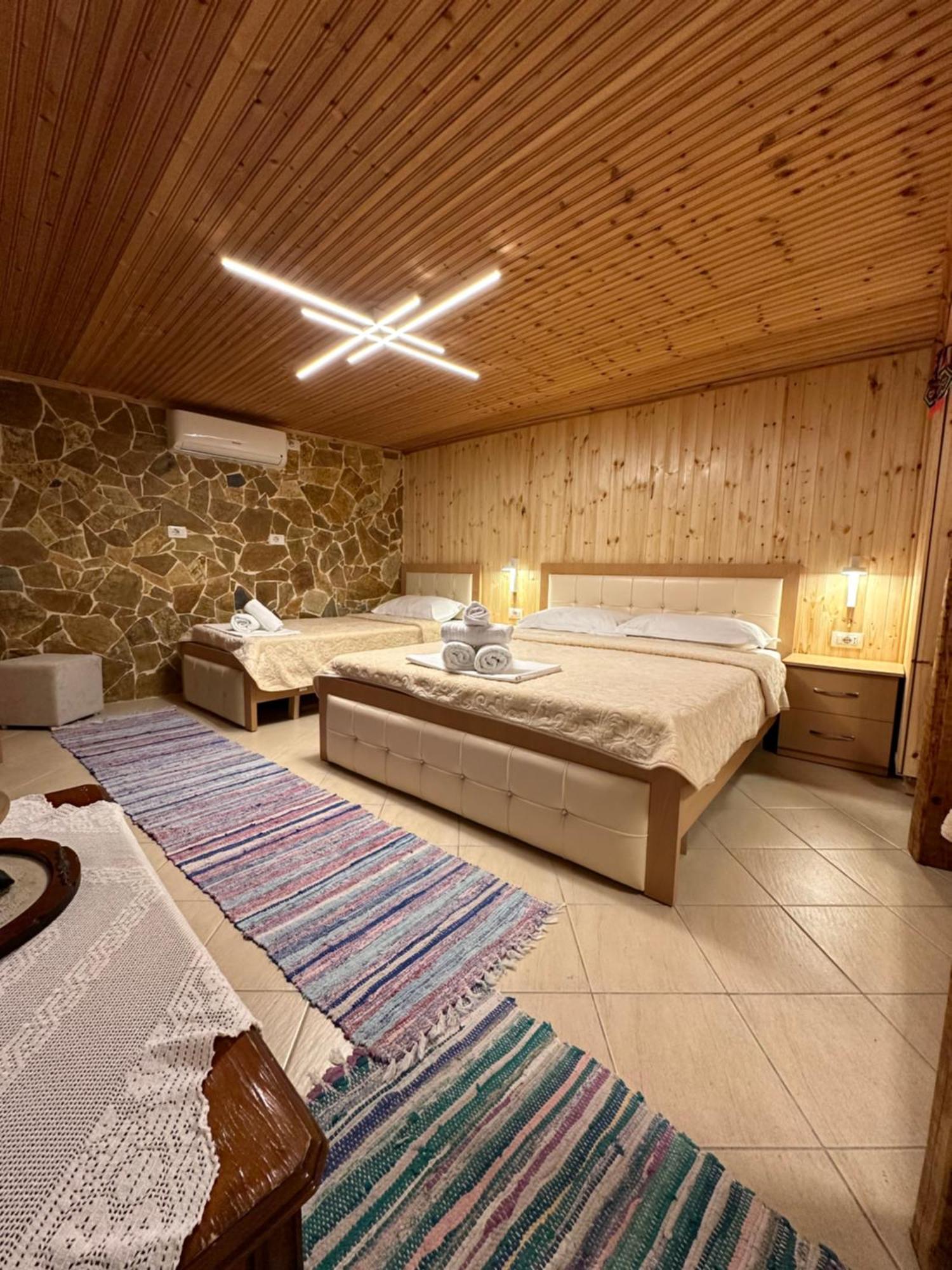"Mani Guest House" Gjirokastra Kültér fotó