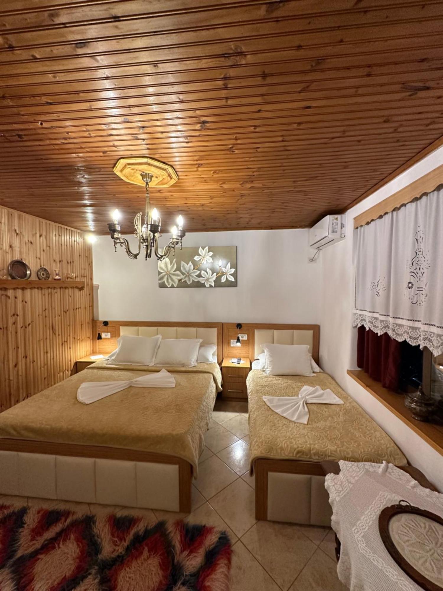 "Mani Guest House" Gjirokastra Kültér fotó