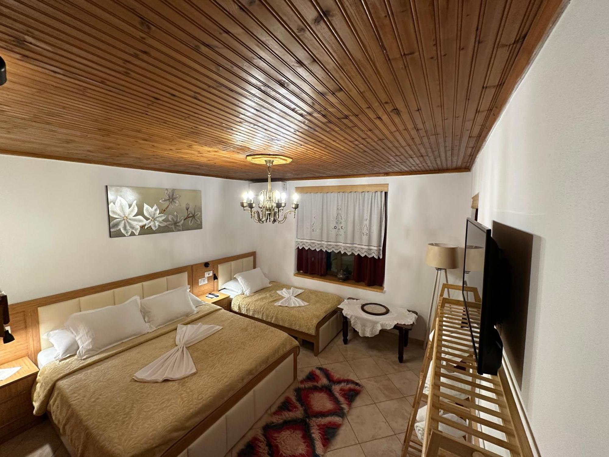 "Mani Guest House" Gjirokastra Kültér fotó