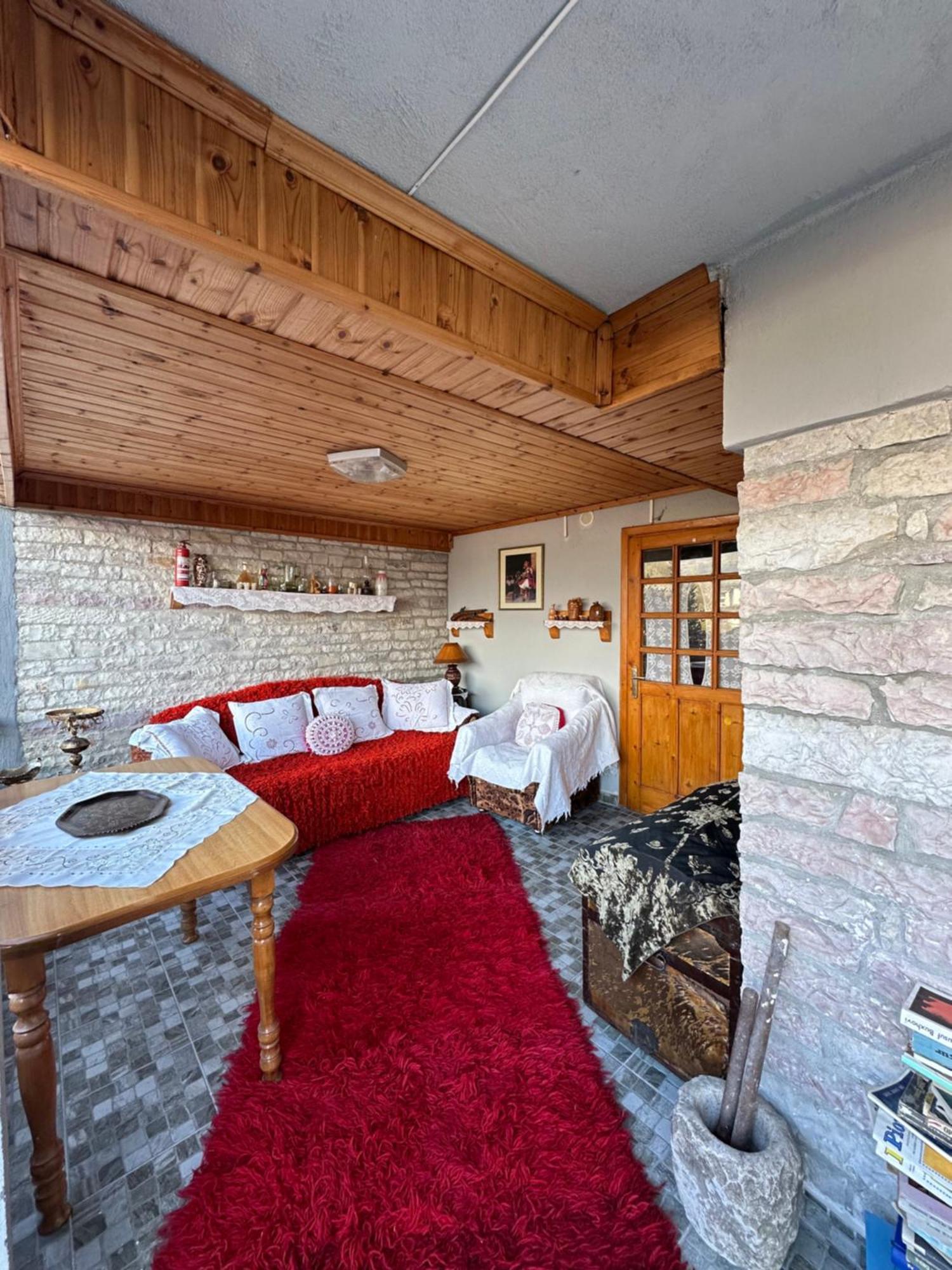"Mani Guest House" Gjirokastra Kültér fotó