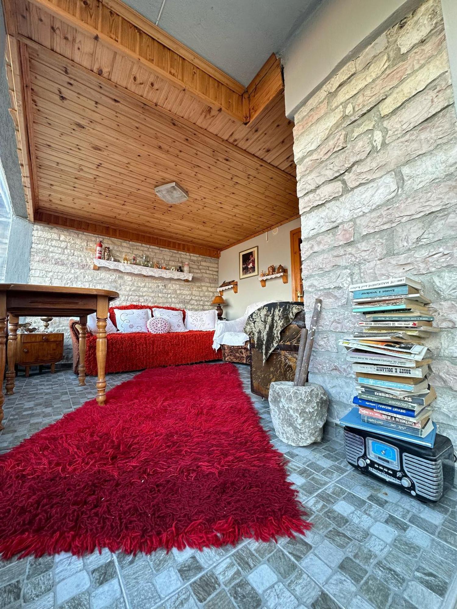 "Mani Guest House" Gjirokastra Kültér fotó